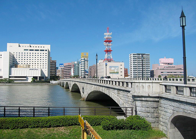 萬代橋